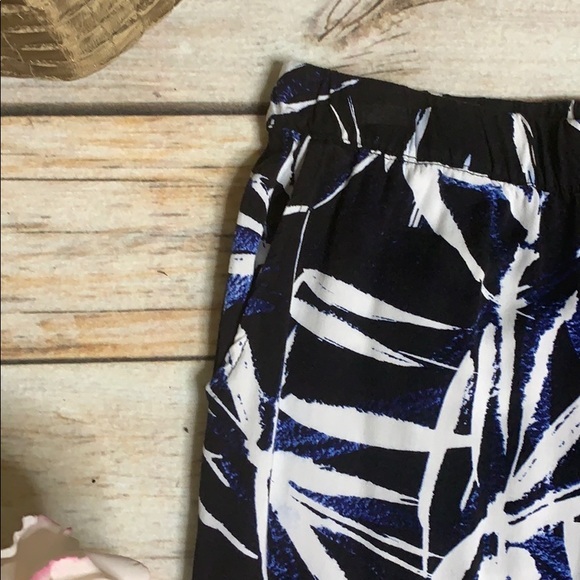 FABLETICS floral joggers - Picture 2 of 4